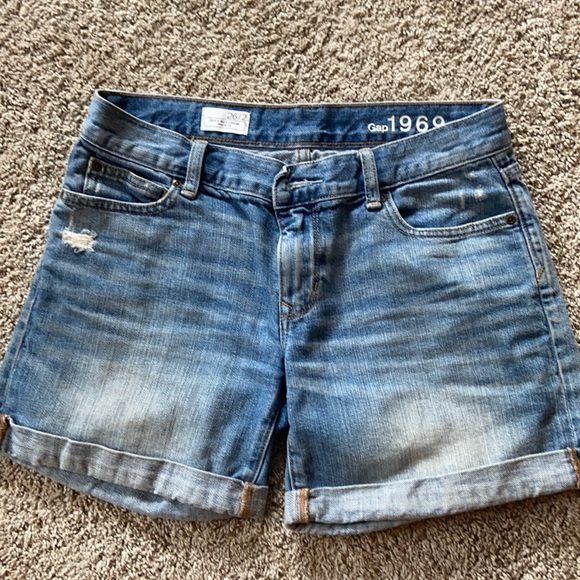 GAP Pants - Gap sexy boyfriend denim shorts size 2